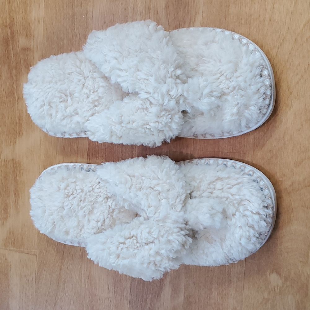 Thong type slippers by gaahuu size S (5/6)